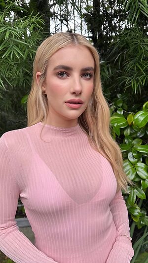 Emma Roberts Hot