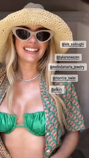 Emma Roberts Hot leaked photo #50