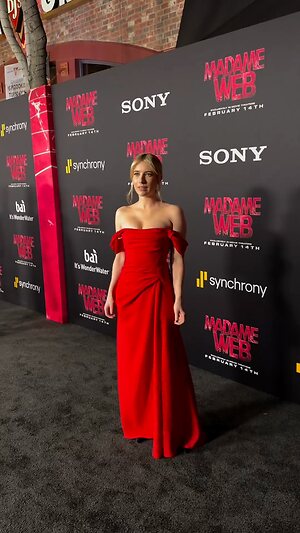 Emma Roberts Hot Nude Leaked Photo #76