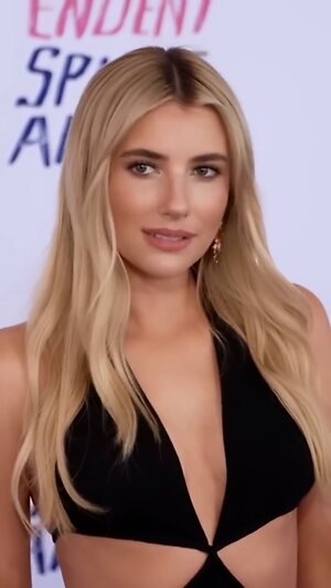Emma Roberts Hot leaked photo #85