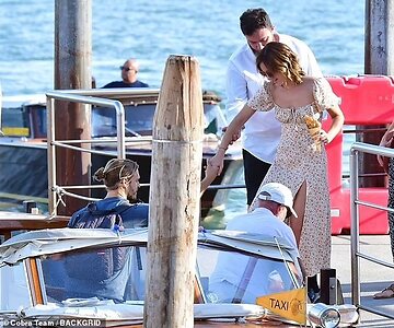 Emma Watson topless in Ibiza 6 leaked photo #7