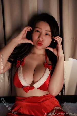 Emma Wu Nude Leaked Photo #27