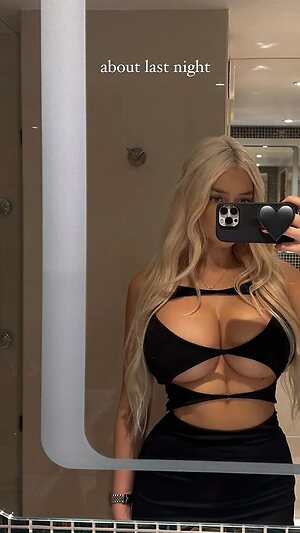 Emma Nude Leaked Photo #4
