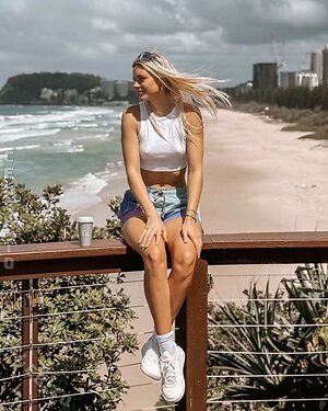 Emmi Schmidt Nude Leaked Photo #30