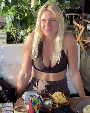Emmi Schmidt Nude Leaked Photo #108