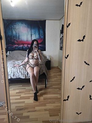 Emmi Viola Nude Leaked Photo #49