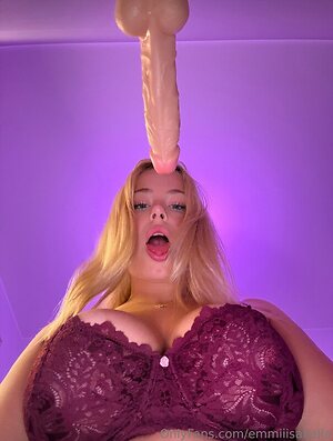 Emmiiisabella leaked photo #9
