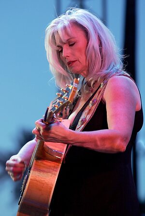 Emmylou Harris leaked photo #33