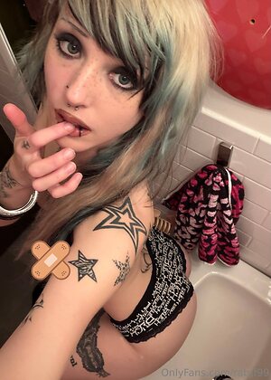 emoemz leaked photo #29