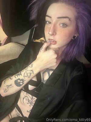 EmoKitten leaked photo #25