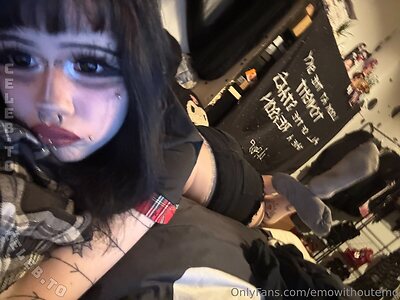 Emowithoutemo Nude Leaked Photo #27
