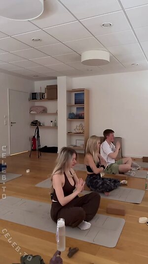 Empresslaurasophie Nude Leaked Photo #16