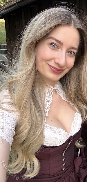 Empresslaurasophie Nude Leaked Photo #20