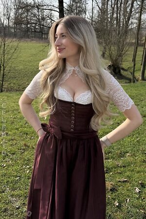 Empresslaurasophie Nude Leaked Photo #23