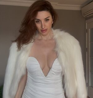 Emra Şen leaked photo #72