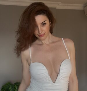 Emra Şen leaked photo #82