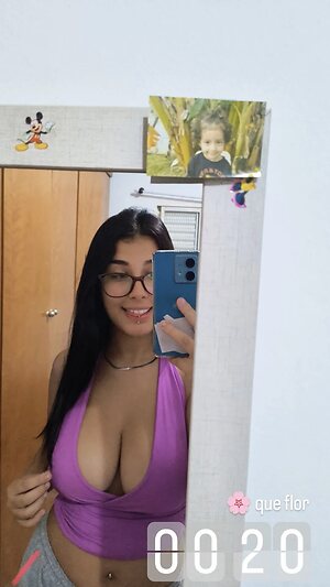 Emylin Nicole leaked photo #13