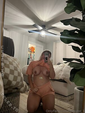 enjoytayy Nude Leaked Photo #16