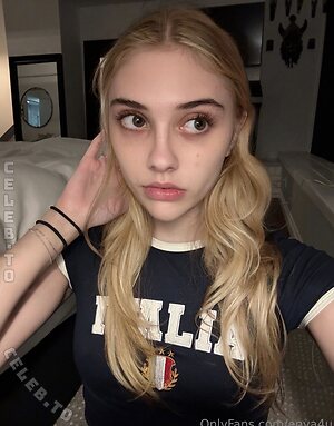 enya4u Nude Leaked Photo #5