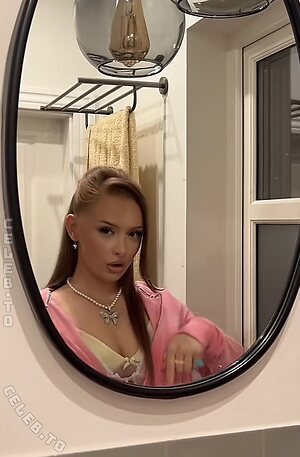 Erda Nude Leaked Photo #31