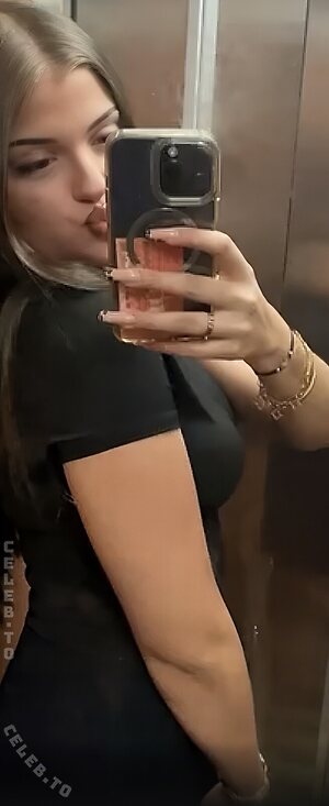 erdita.ra Nude Leaked Photo #5