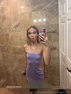 Erica Canfield leaked photo #10