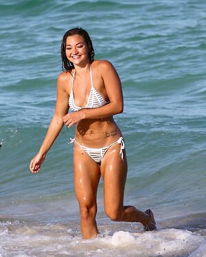 Erika Costell leaked photo #6
