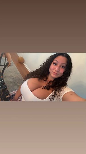 Erika D. leaked photo #31