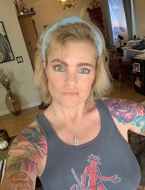 Erika Eleniak