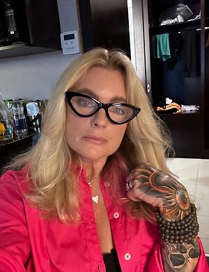Erika Eleniak leaked photo #26