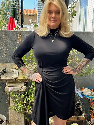 Erika Eleniak leaked photo #33