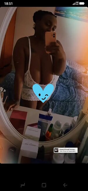 Erika G leaked photo #18