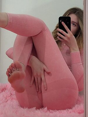 ErikaShyy leaked photo #8