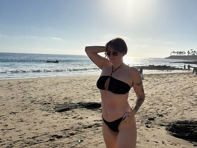 Erin Dougal leaked photos