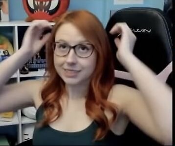 Erin Plays leaked photo #48