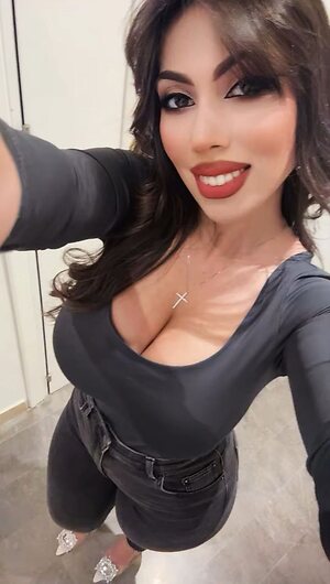 Erin Trimboli leaked photo #4