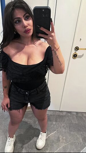 Erin Trimboli leaked photo #9