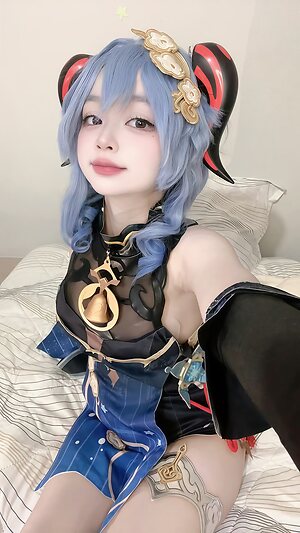 Erine Lenathea leaked photo #4