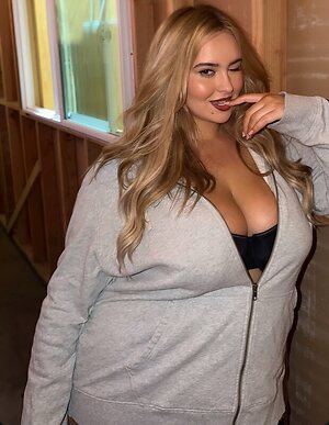 Erinmhk leaked photo #14