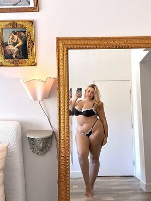 Erinmhk leaked photo #22