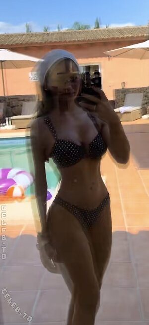 Esra Algac photo