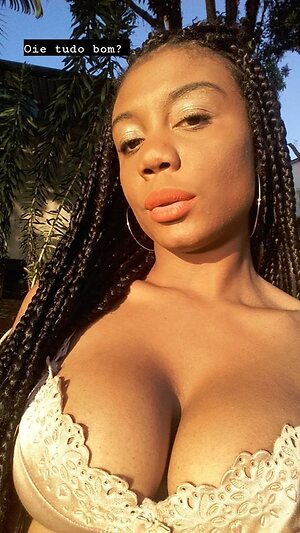 Estefânia Logmar leaked photo #3