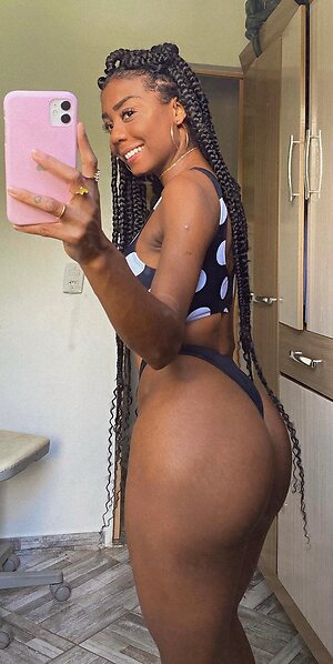 Estefânia Logmar Nude Leaked Photo #61