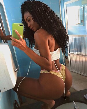 Estefânia Logmar Nude Leaked Photo #71