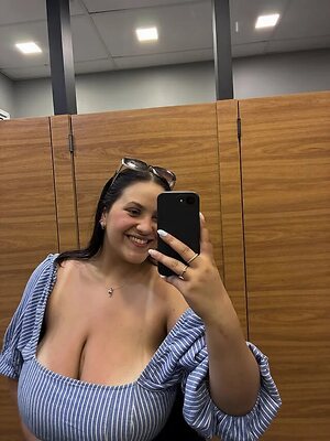 Estela leaked photo #11