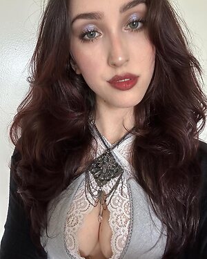 Estella Graves leaked photo #8