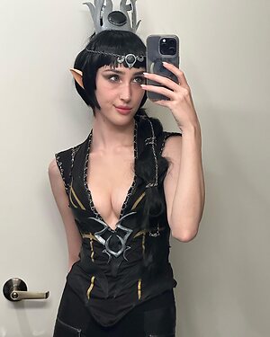 Estella Graves leaked photo #9