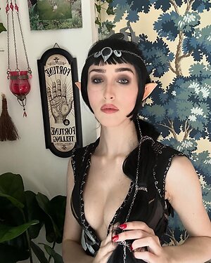 Estella Graves leaked photos