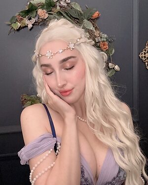 Estella Graves leaked photo #26
