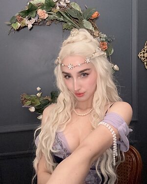 Estella Graves leaked photo #30